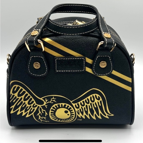 Von Dutch Black & Gold Bowling Bag NWT - Picture 2 of 3